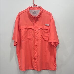 Realtree Men’s Short-Sleeve Button-Up Shirt in Coral